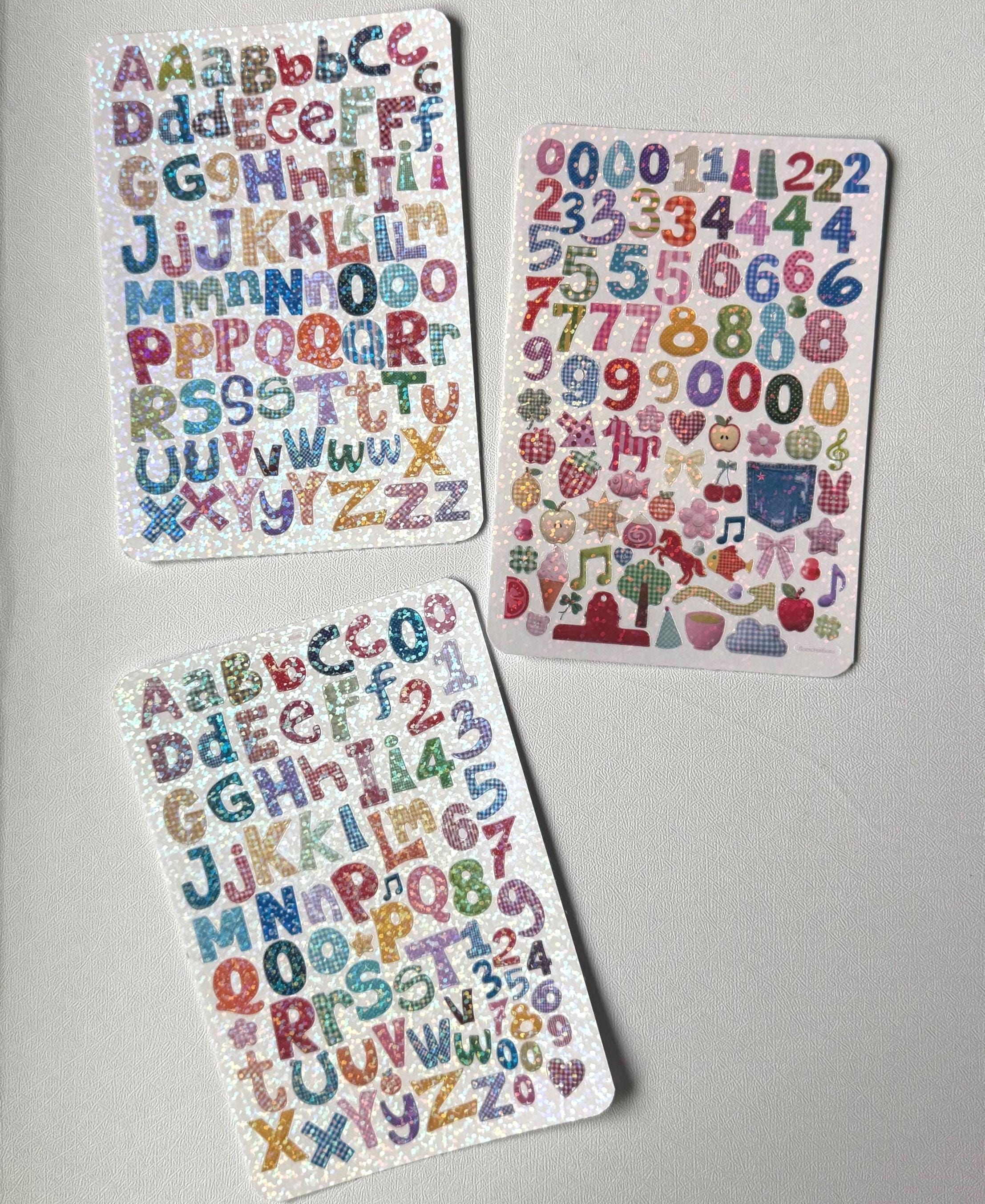 Feuille d'autocollants « Alphabet + Chiffres » en style collage de chutes de tissu/papier